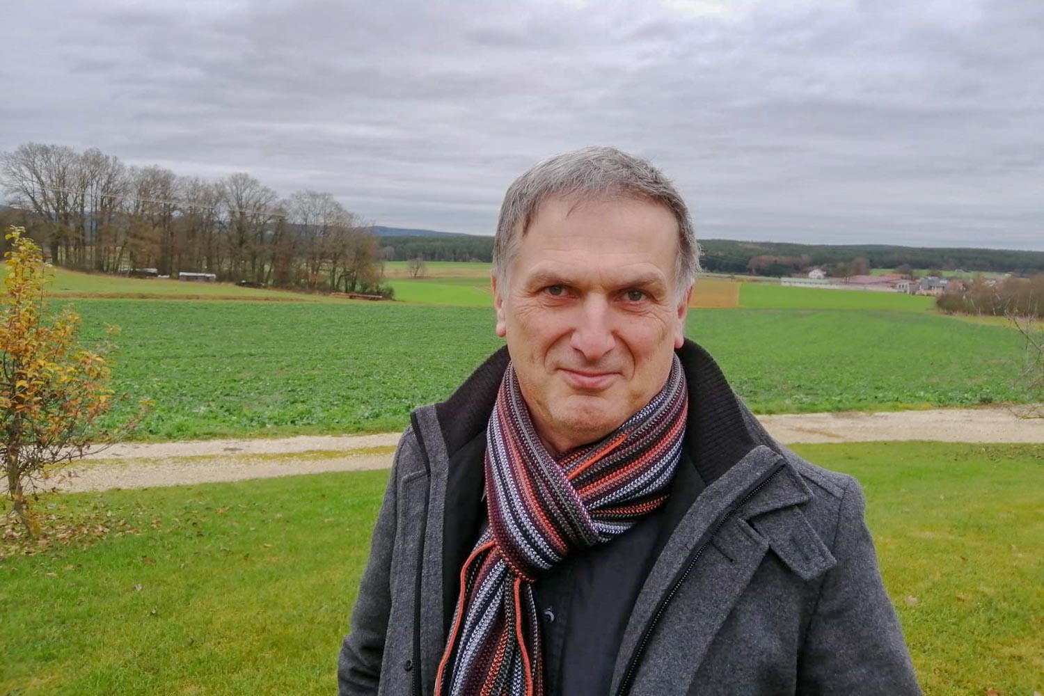 Georg Straller bewirtschaftet 100 Hektar Acker mit Schweinemast und Marktfruchtbau in Ipflheim in Bayern