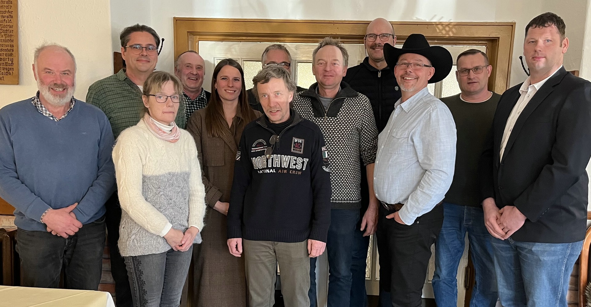 Einigkeit im Brandenburger Vorstand: Marco Hintze (mit Hut) bleibt Präsident